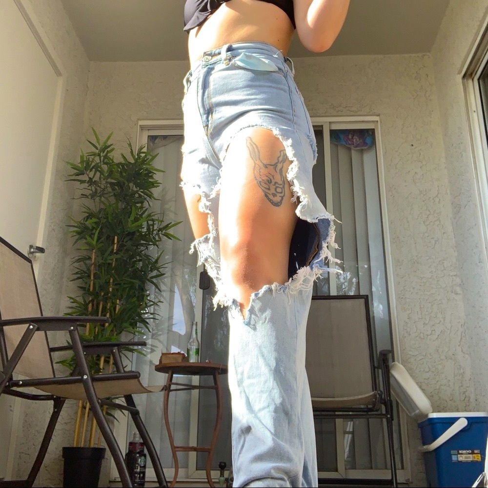 BDG Mom High Rise Jeans - Picture 4 of 7